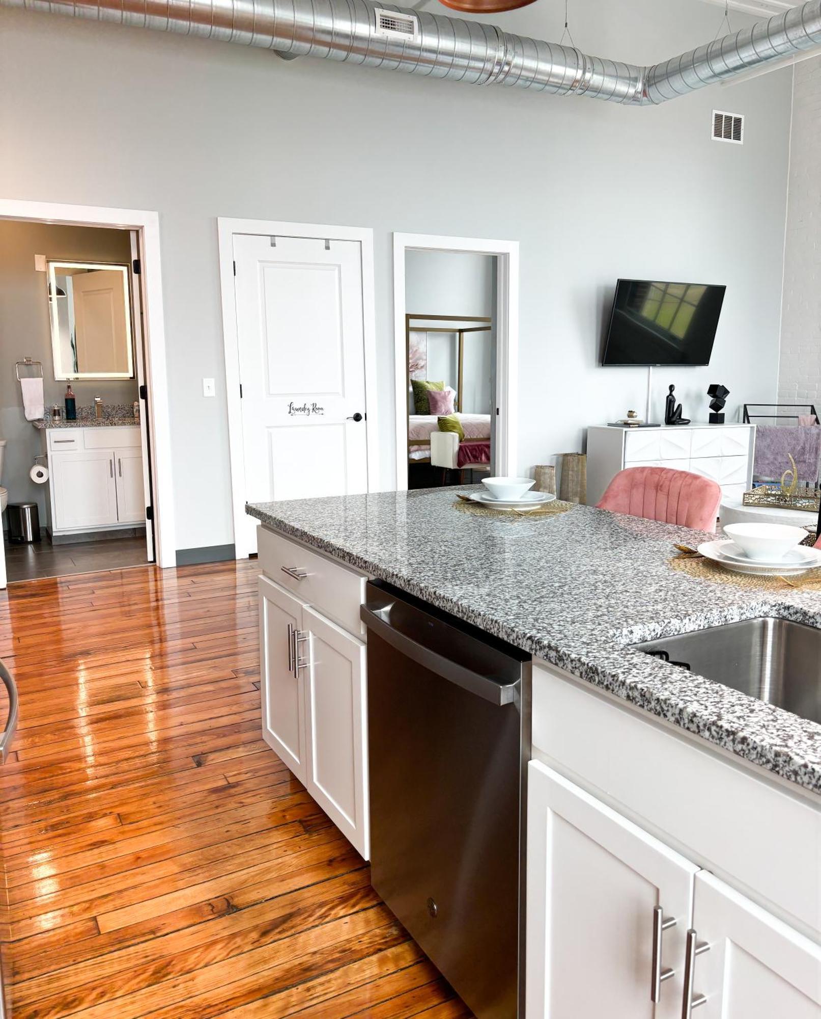 2Br 2Br Le Chateau 505 Lux Penthouse In A Historic Building Utica Exterior foto